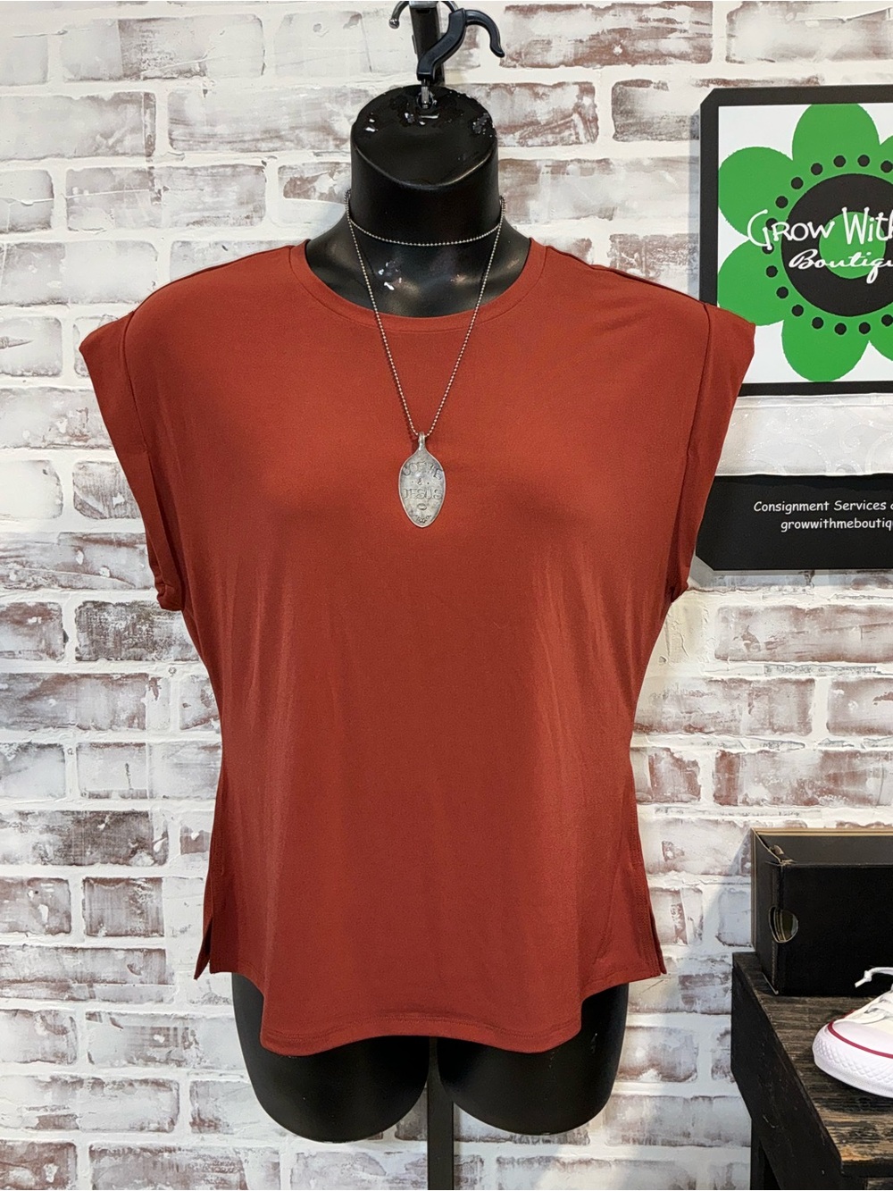 Nine West Rust Short Sleeve Crewneck Top